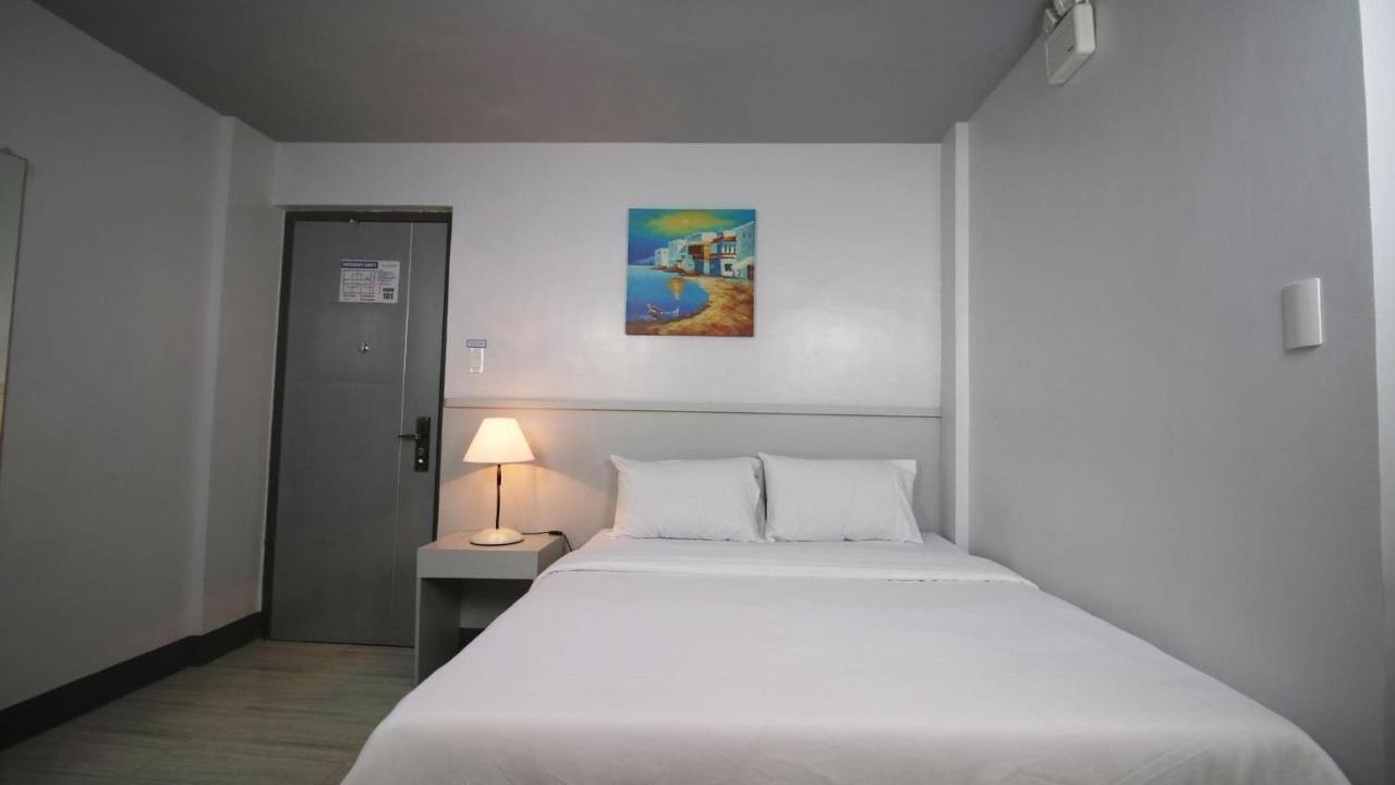 Sands Hotel Nasugbu Zewnętrze zdjęcie