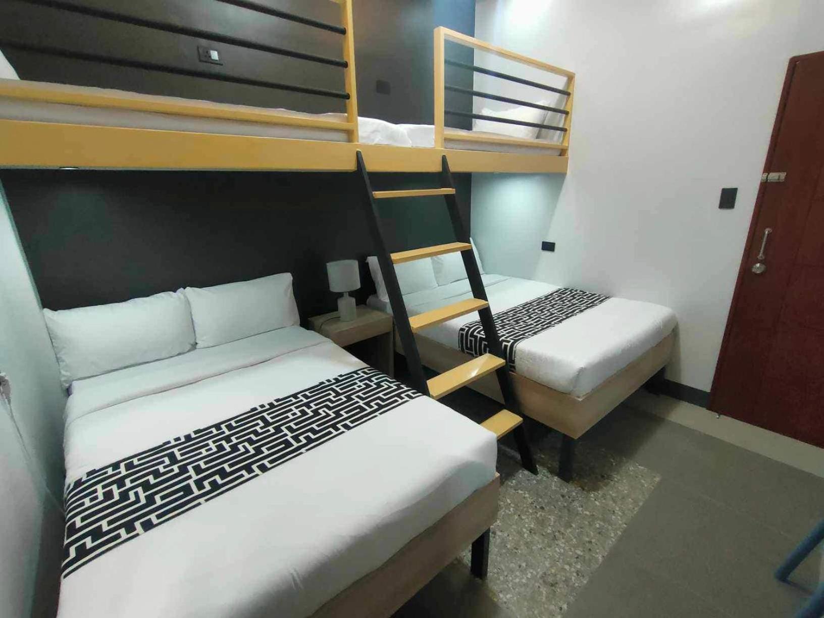 Sands Hotel Nasugbu Zewnętrze zdjęcie