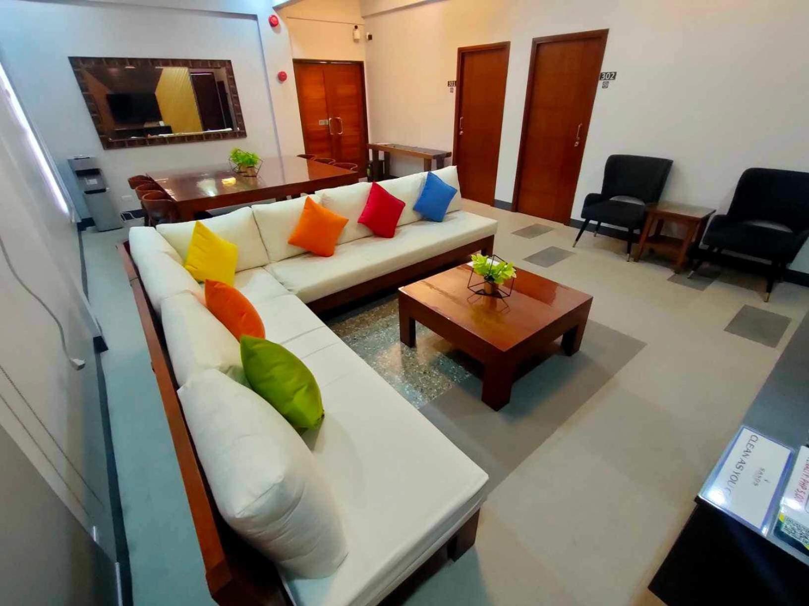Sands Hotel Nasugbu Zewnętrze zdjęcie